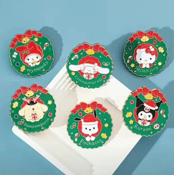 Sanrio Kuromi Hello Kitty Gold Tone Christmas Wreath Pin - Picture 2 of 6
